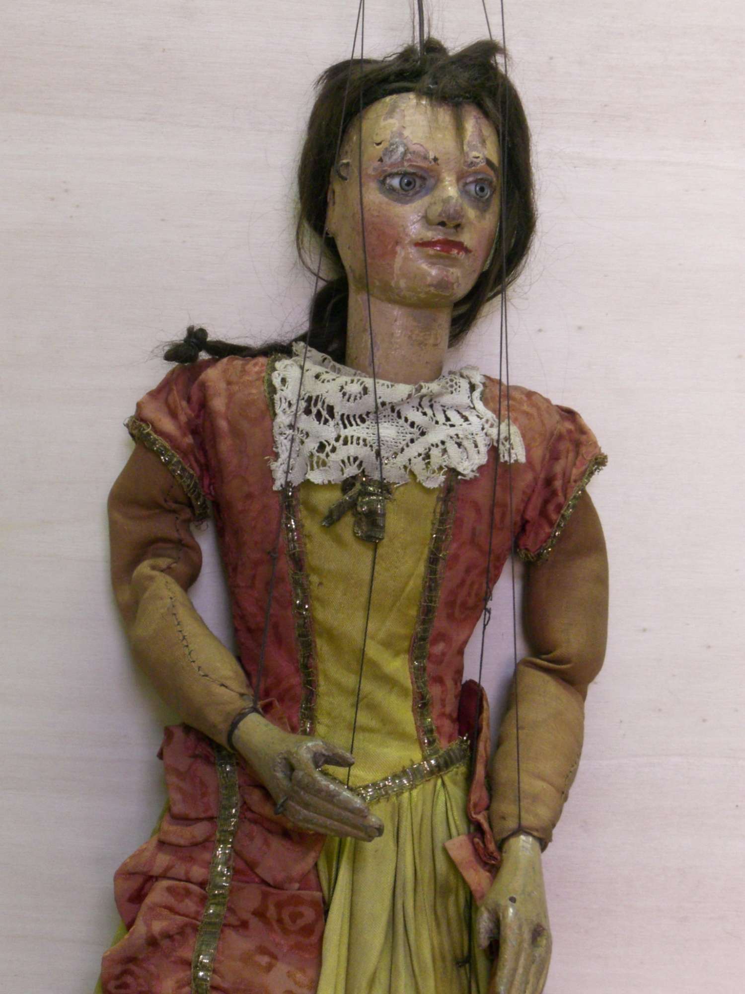 Figura femminile prima del restauro